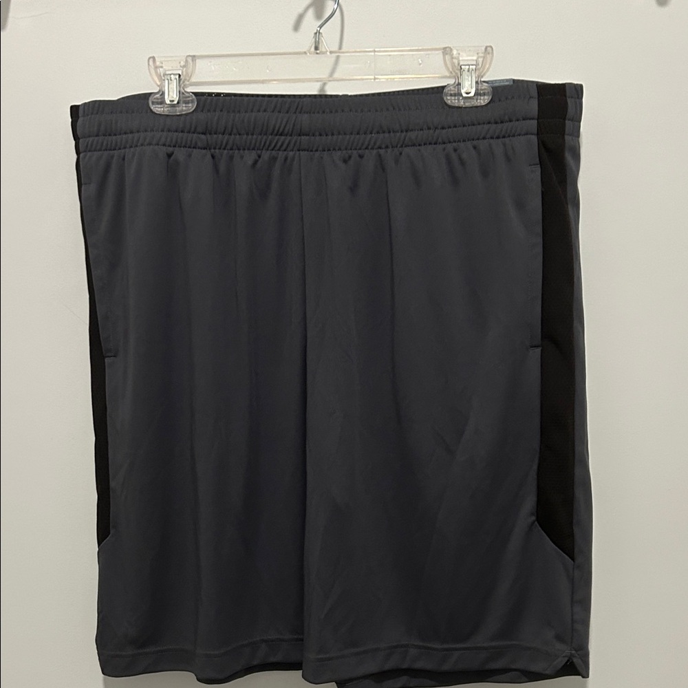 NWT Tek Gear Men's Charcoal and Black Athletic Shorts Size XL